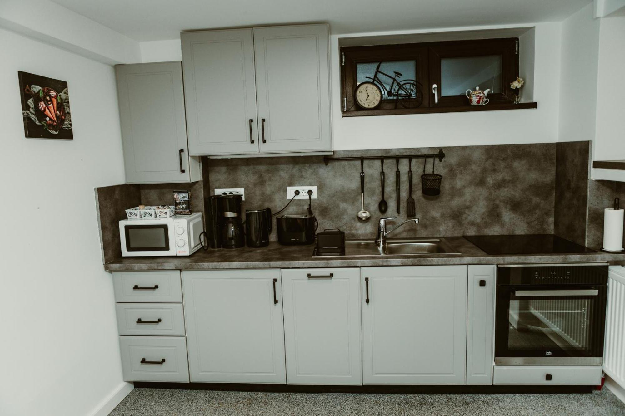 Arini White House Apartment ซีบิว ภายนอก รูปภาพ
