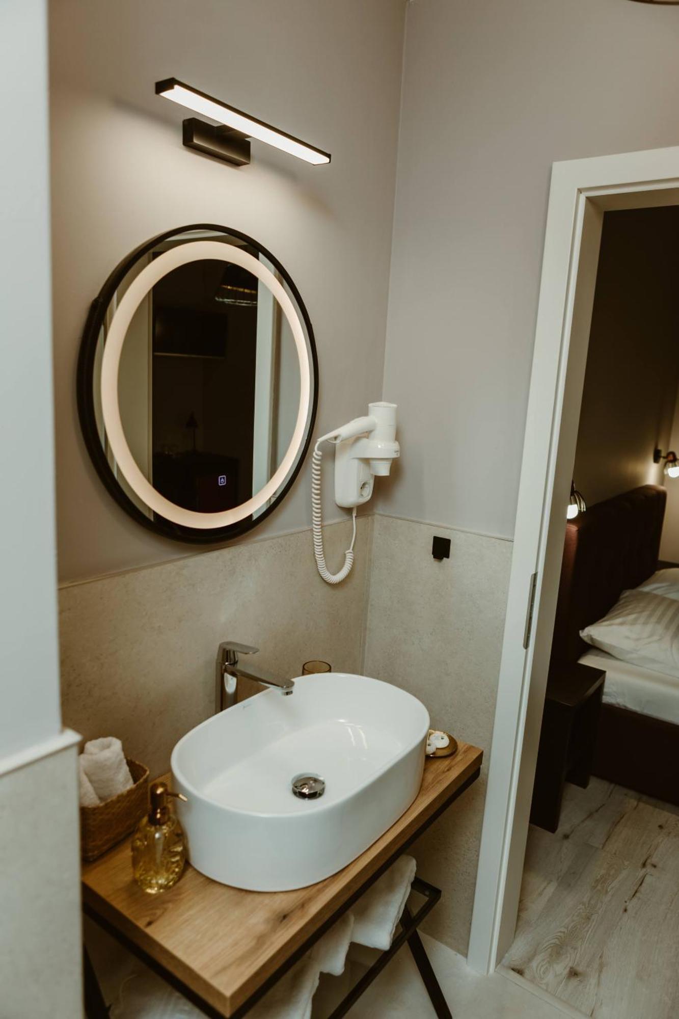 Arini White House Apartment ซีบิว ภายนอก รูปภาพ