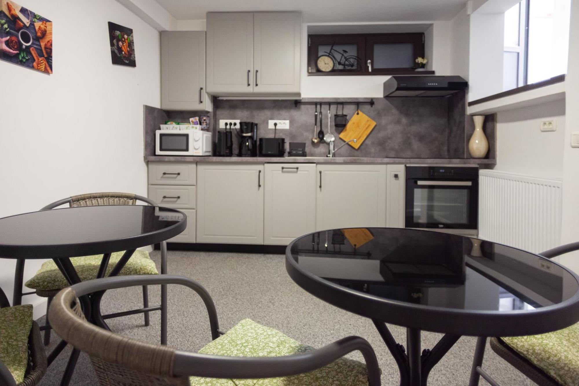 Arini White House Apartment ซีบิว ภายนอก รูปภาพ